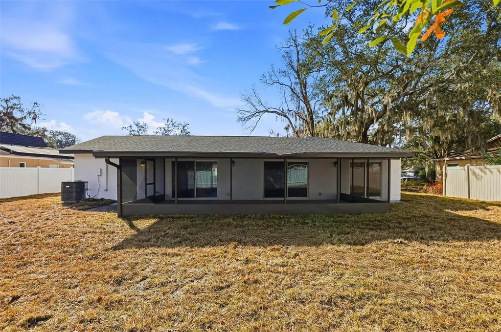 1008 Hallwood Loop Brandon FL 33511