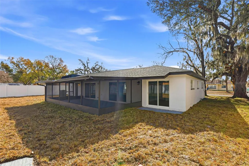 1008 Hallwood Loop Brandon FL 33511