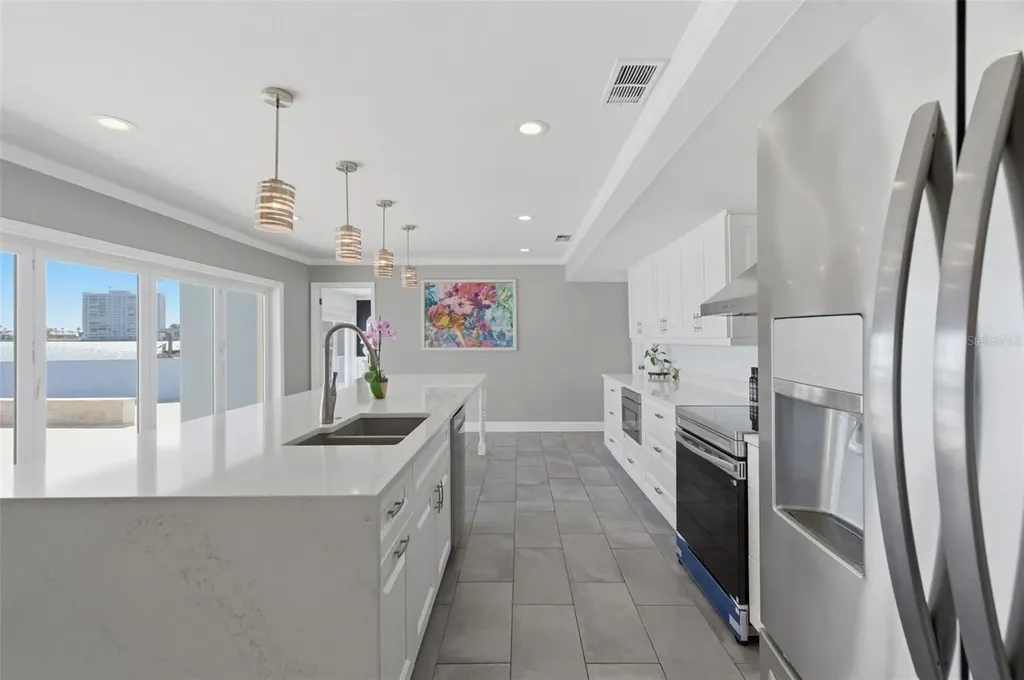 2928 68th Avenue S St Petersburg FL 33712