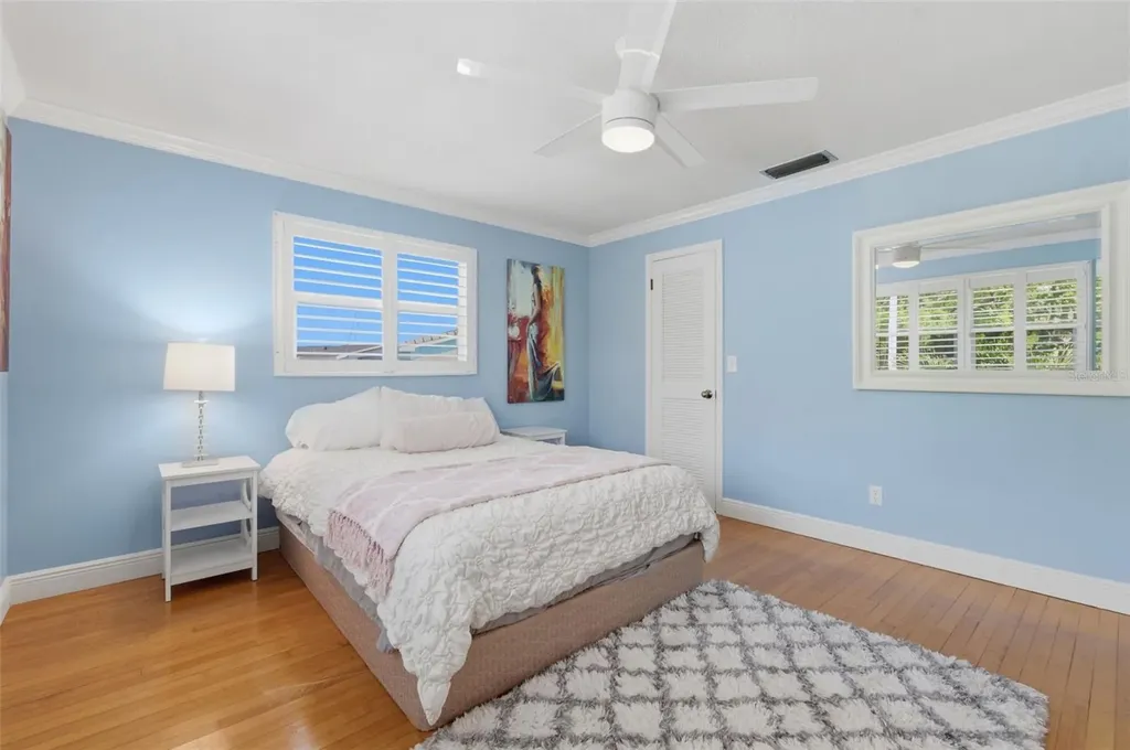 2928 68th Avenue S St Petersburg FL 33712