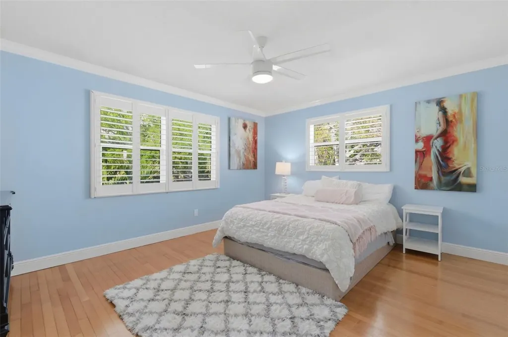 2928 68th Avenue S St Petersburg FL 33712