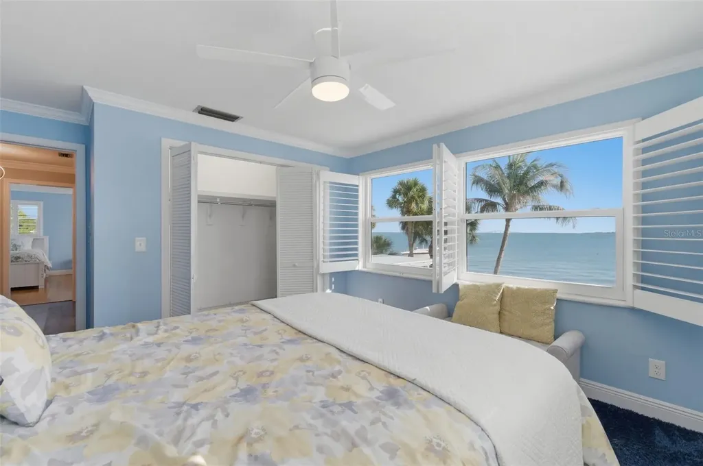 2928 68th Avenue S St Petersburg FL 33712
