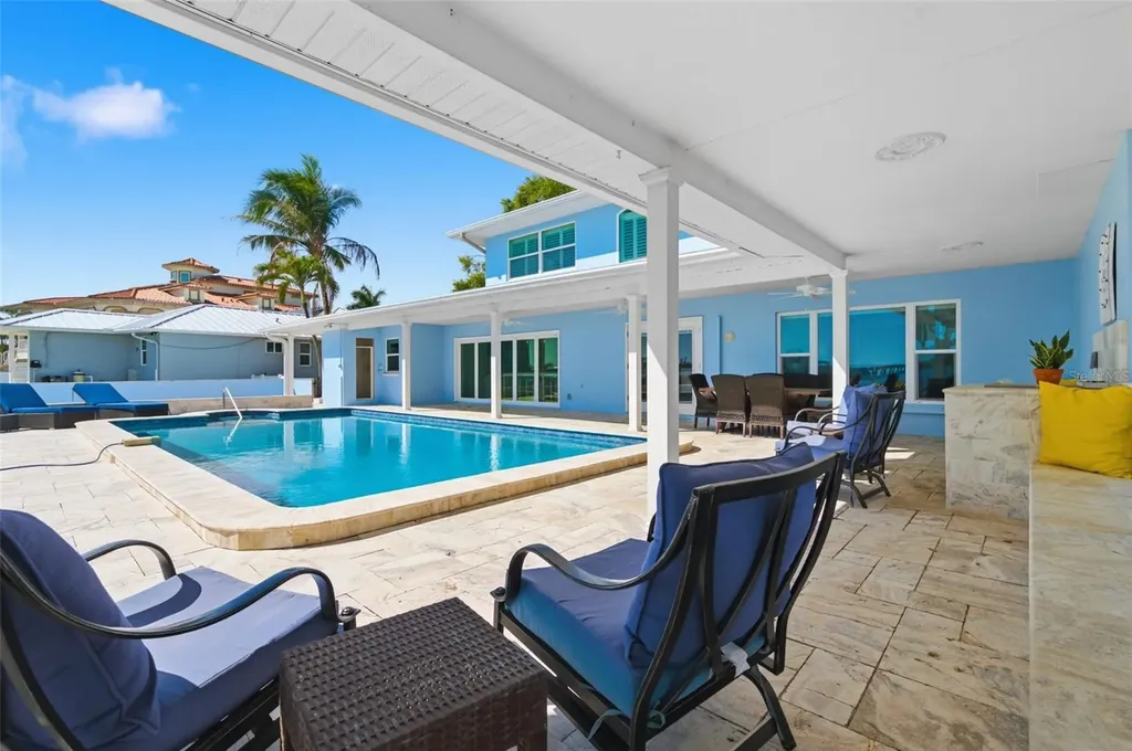 2928 68th Avenue S St Petersburg FL 33712