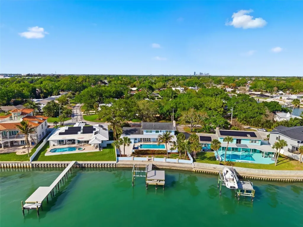 2928 68th Avenue S St Petersburg FL 33712
