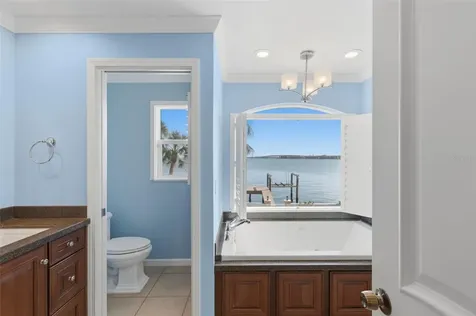 2928 68th Avenue S St Petersburg FL 33712