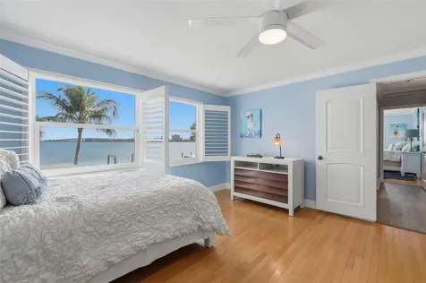 2928 68th Avenue S St Petersburg FL 33712