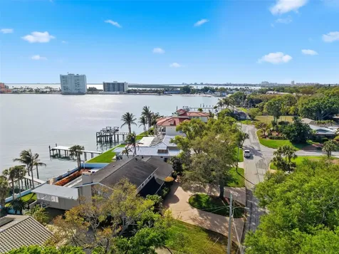 2928 68th Avenue S St Petersburg FL 33712