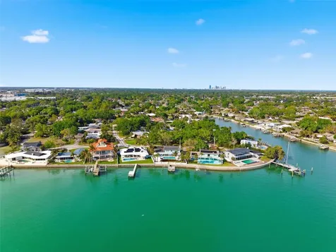 2928 68th Avenue S St Petersburg FL 33712
