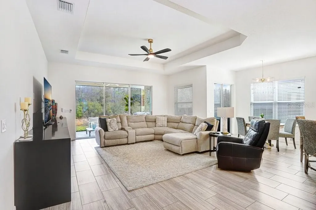 2436 Oakwood Preserve Drive Wesley Chapel FL 33543