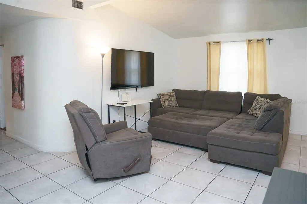 2804 N 33rd Street Tampa FL 33605