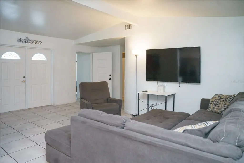 2804 N 33rd Street Tampa FL 33605