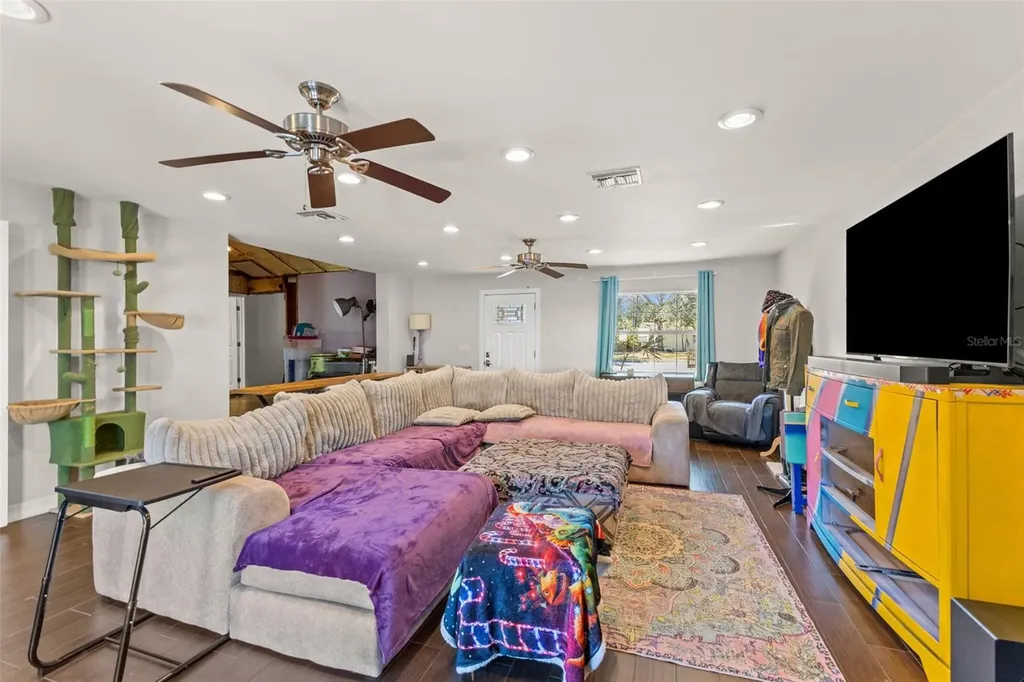 1747 26th Avenue N St Petersburg FL 33713