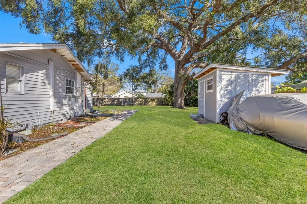 1747 26th Avenue N St Petersburg FL 33713