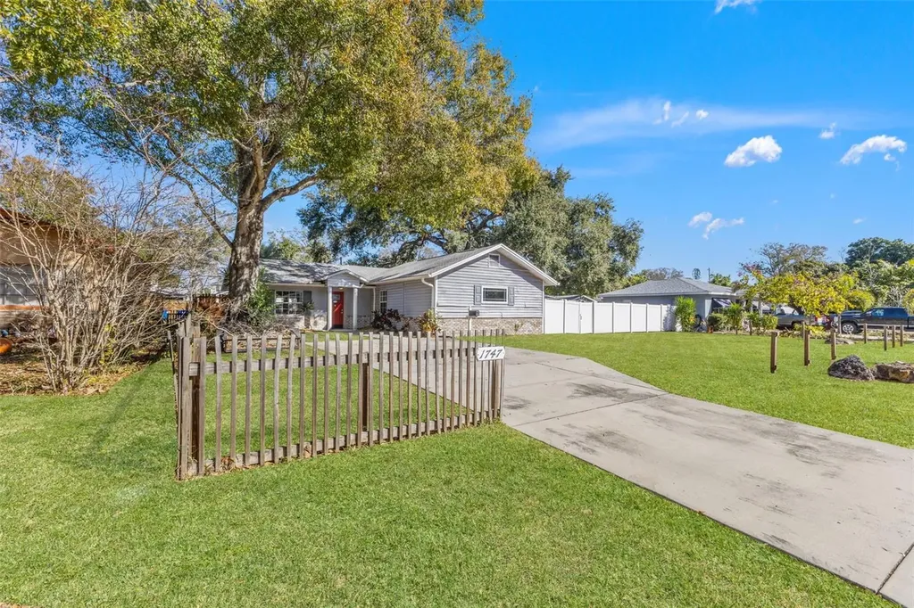 1747 26th Avenue N St Petersburg FL 33713