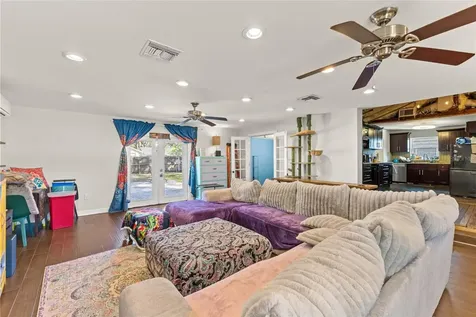 1747 26th Avenue N St Petersburg FL 33713