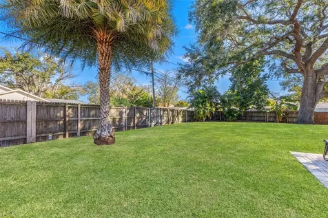 1747 26th Avenue N St Petersburg FL 33713