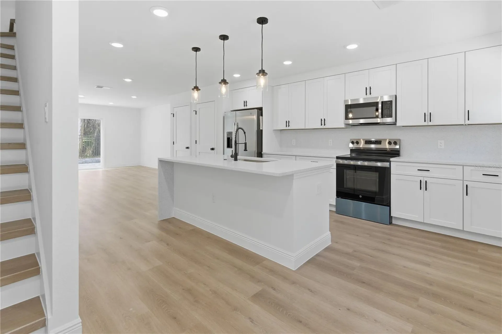 727 Clemson Drive Altamonte Springs FL 32714