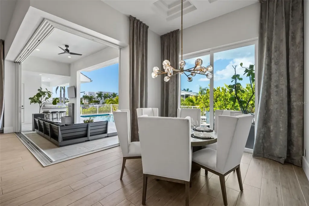 1643 Stanford Lane Sarasota FL 34231