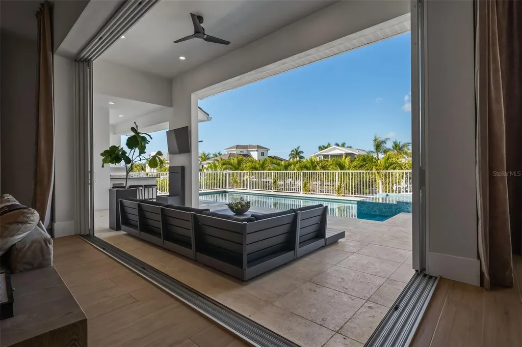1643 Stanford Lane Sarasota FL 34231