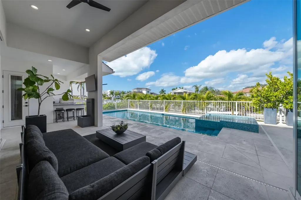 1643 Stanford Lane Sarasota FL 34231