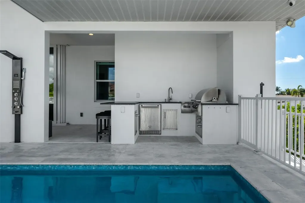 1643 Stanford Lane Sarasota FL 34231
