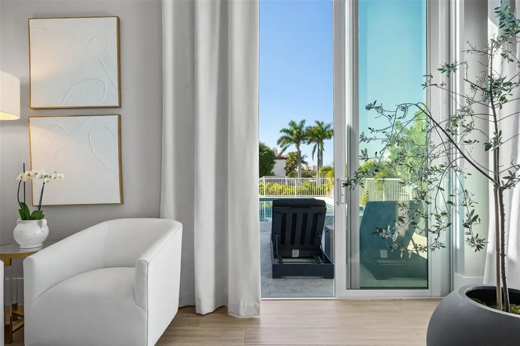 1643 Stanford Lane Sarasota FL 34231
