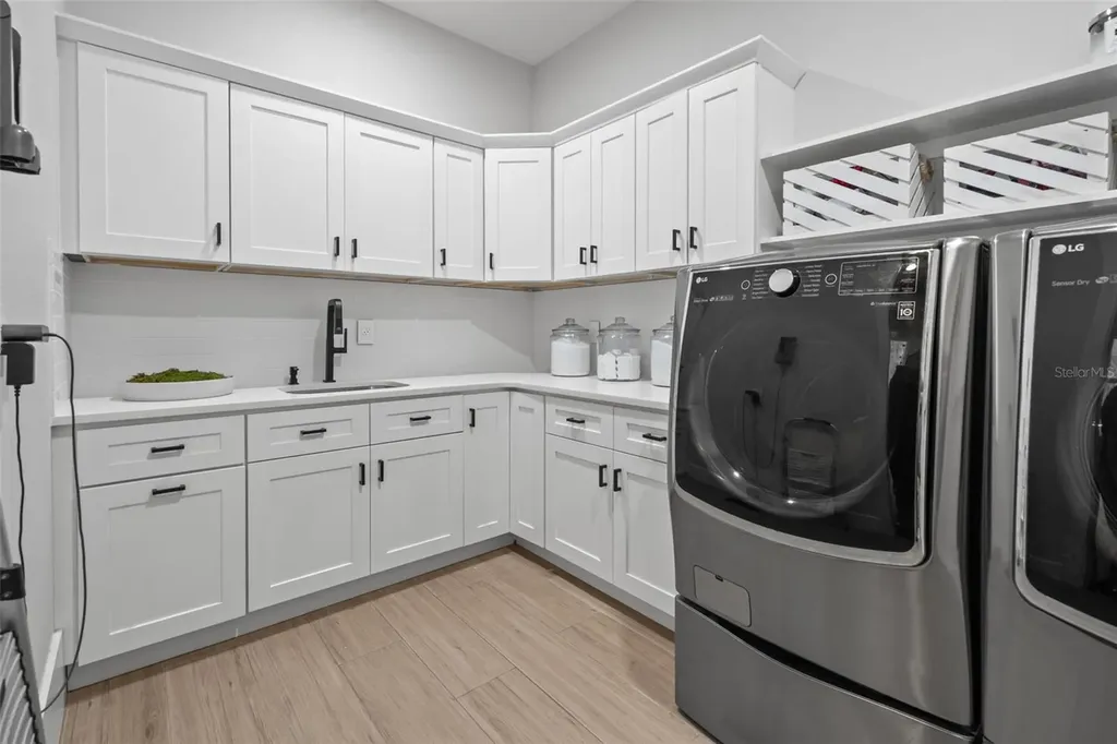 1643 Stanford Lane Sarasota FL 34231