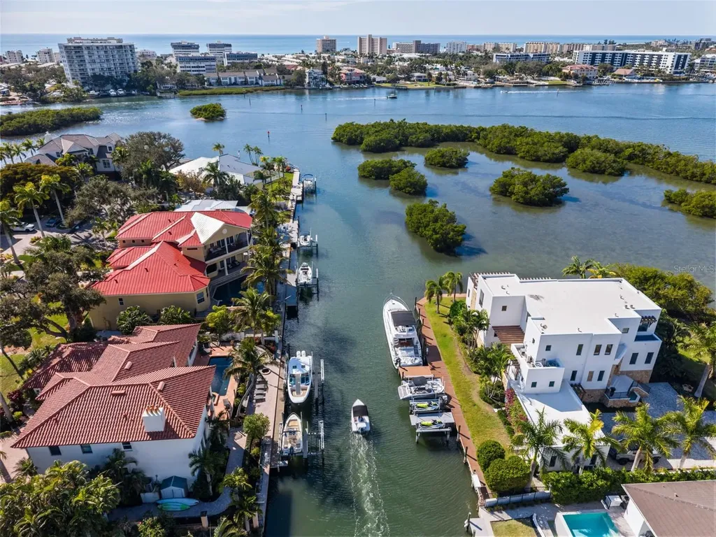 1643 Stanford Lane Sarasota FL 34231