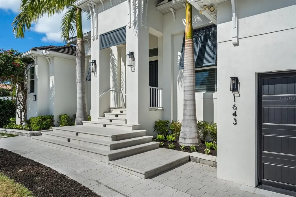 1643 Stanford Lane Sarasota FL 34231
