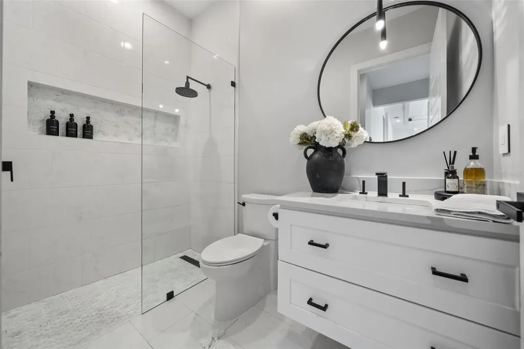 1643 Stanford Lane Sarasota FL 34231