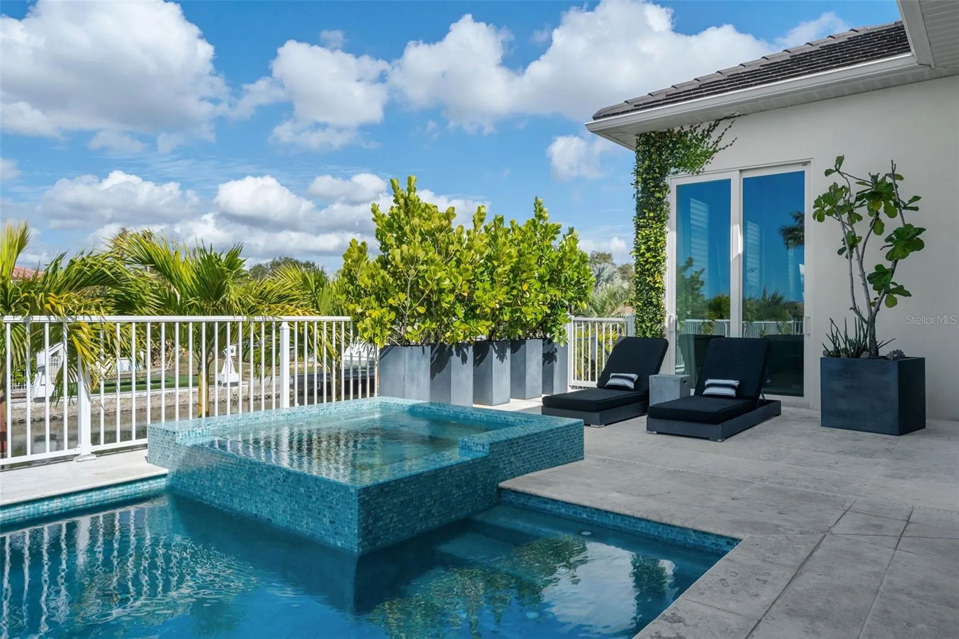 1643 Stanford Lane Sarasota FL 34231