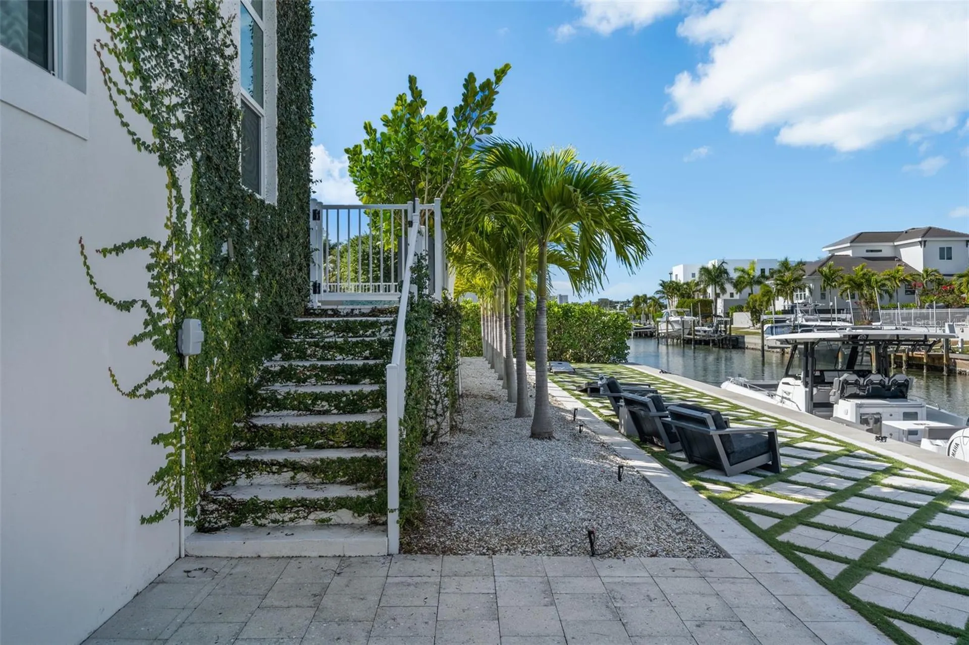 1643 Stanford Lane Sarasota FL 34231