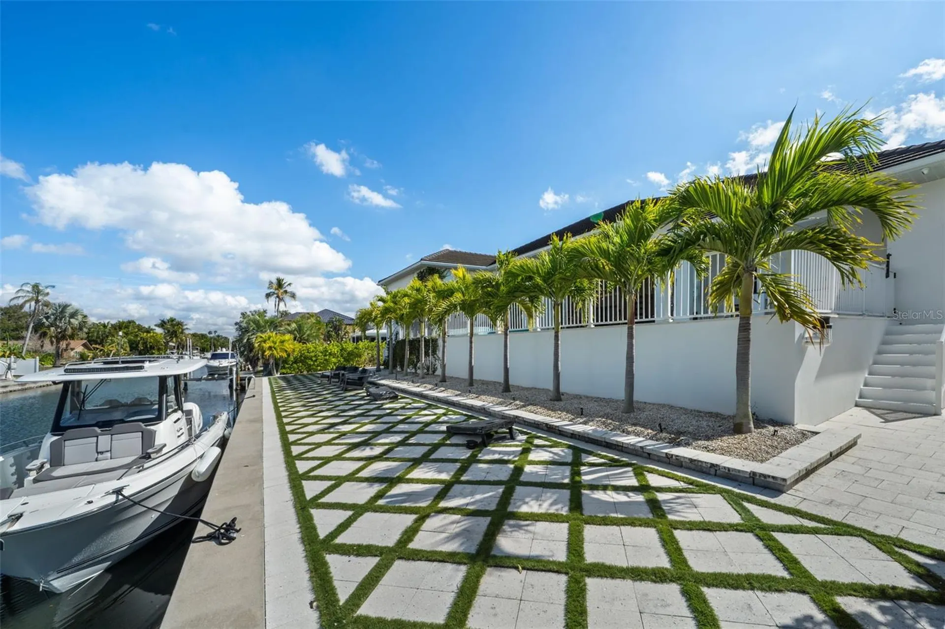1643 Stanford Lane Sarasota FL 34231