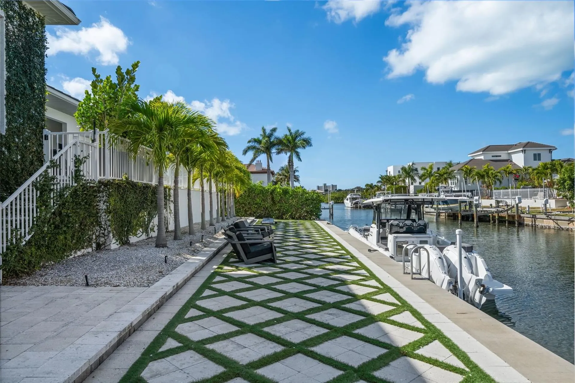 1643 Stanford Lane Sarasota FL 34231