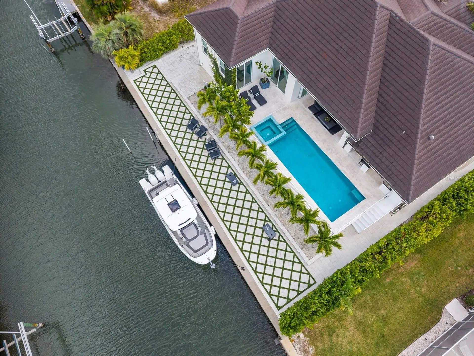 1643 Stanford Lane Sarasota FL 34231