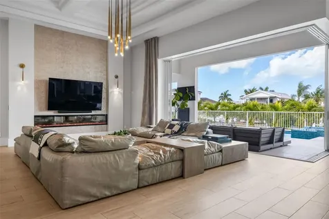 1643 Stanford Lane Sarasota FL 34231