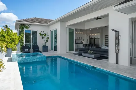 1643 Stanford Lane Sarasota FL 34231