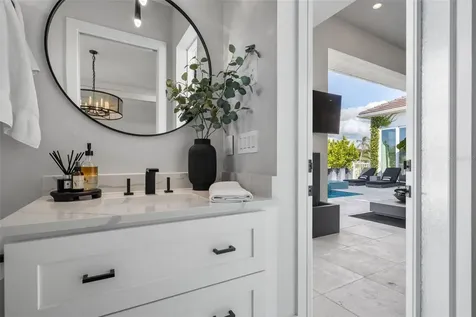 1643 Stanford Lane Sarasota FL 34231