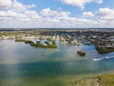 1643 Stanford Lane Sarasota FL 34231