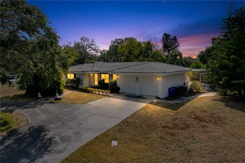 1002 Bay Breeze Terrace Largo FL 33770