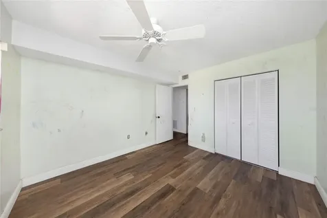 10032 65th Avenue N St Petersburg FL 33708