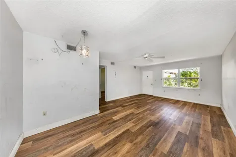 10032 65th Avenue N St Petersburg FL 33708
