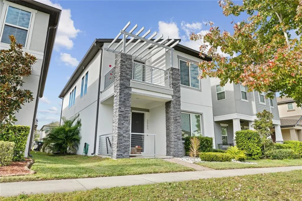 2065 White Feather Loop Oakland FL 34787