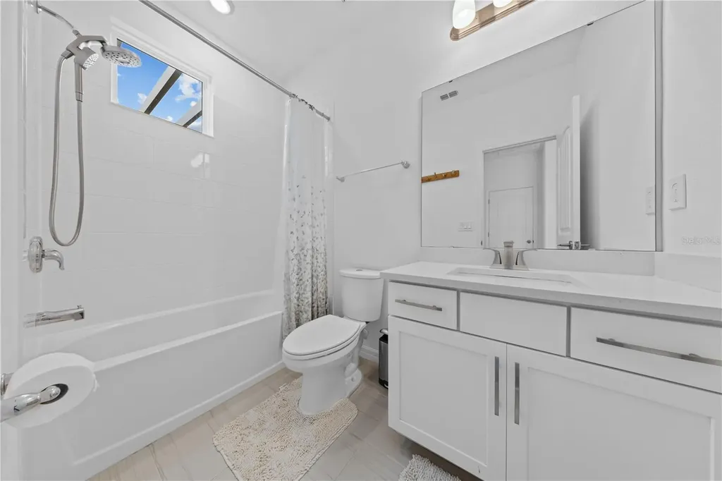 2065 White Feather Loop Oakland FL 34787