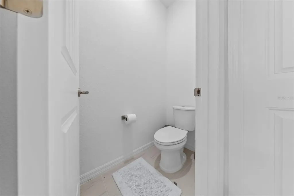 2065 White Feather Loop Oakland FL 34787