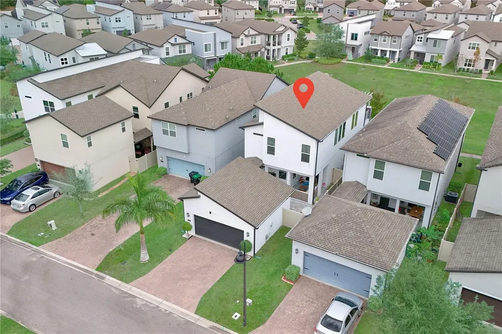 2065 White Feather Loop Oakland FL 34787