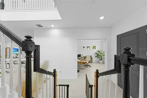 2065 White Feather Loop Oakland FL 34787