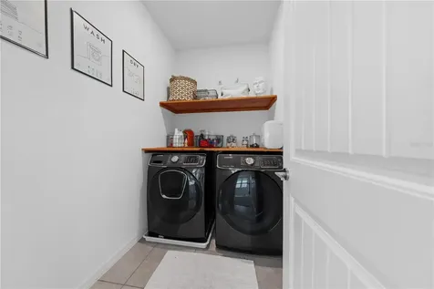 2065 White Feather Loop Oakland FL 34787