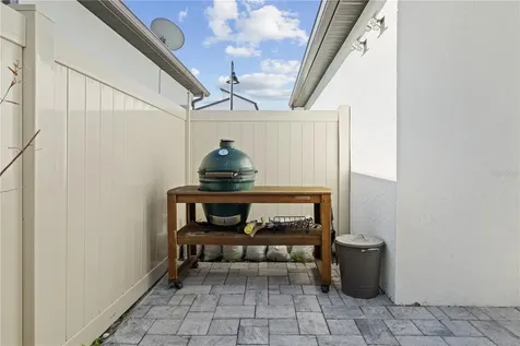 2065 White Feather Loop Oakland FL 34787