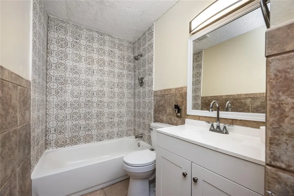 6519 W Newberry Gainesville FL 32605